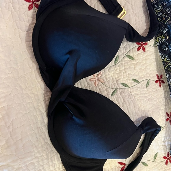 Two bikini tops - Picture 2 of 5